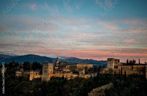 Canvastavla Sunset over the alhambra, Granada, Spain