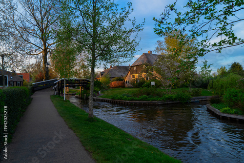 Wallpaper Mural skyline of old town Giethoorn Torontodigital.ca