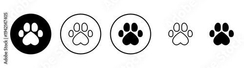 Paw icon vector. paw print sign and symbol. dog or cat paw