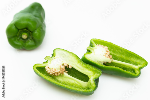 ピーマン　白バック