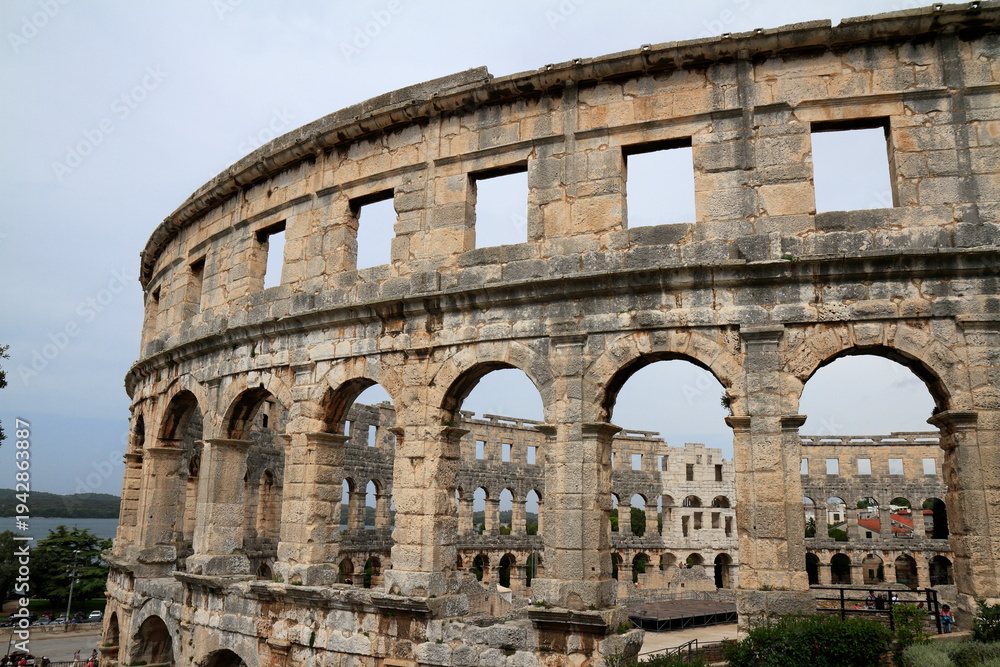 Obraz premium The Majestic Pula Arena, an Ancient Roman Amphitheater