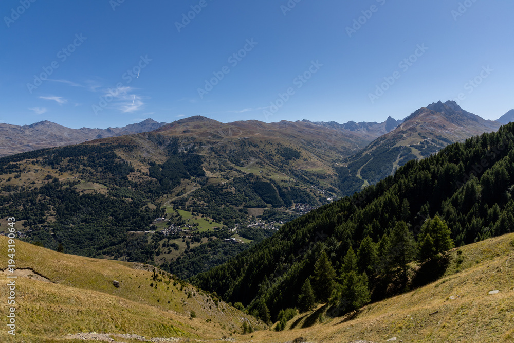 Fototapeta premium Mountain view from Pain de Sucre near to Valloire in the Arves massif, French Alps