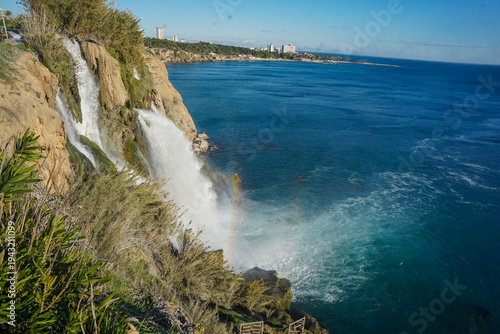Cuadro en lienzo A beautiful waterfall in the marmara in Antalya, Turkey.