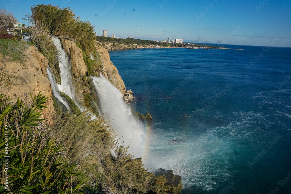 Obraz premium A beautiful waterfall in the marmara in Antalya, Turkey.