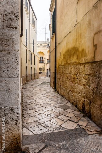 Foto Altamura, houses streets and alleys of a small town in the south, southern Italy