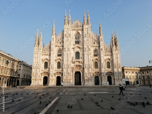 Milano Cathedral italy Piazza Duomo covid 19