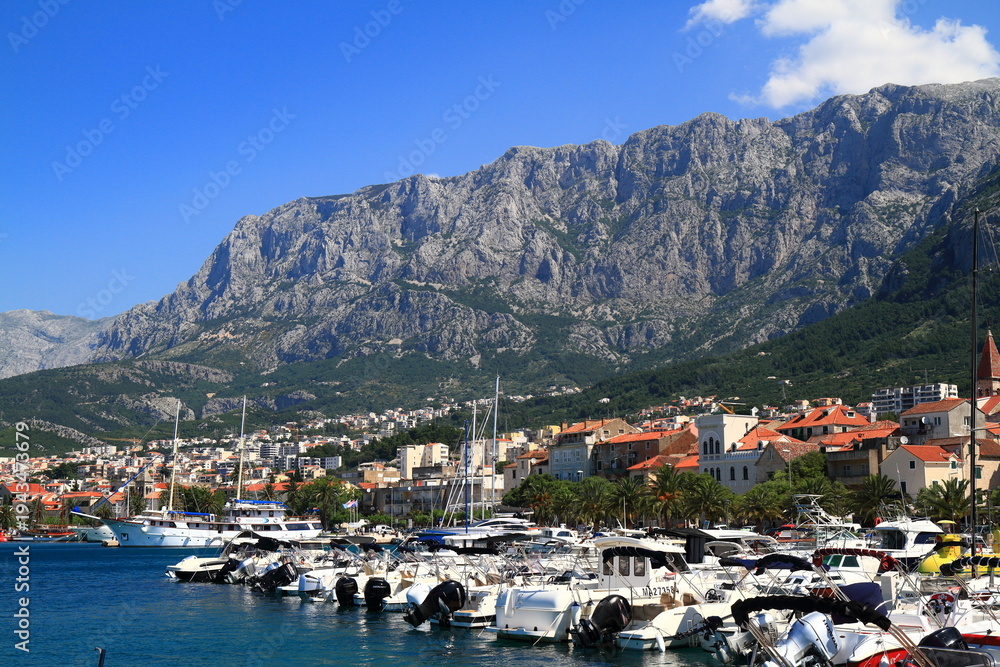 Obraz premium Picturesque Bay in Croatia, Featuring Azure Adriatic Waters, Marina