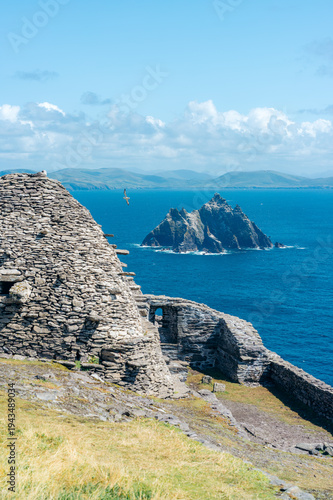 Foto Historic beehive huts of Skellig Michael, Ireland, built by monks for isolated w