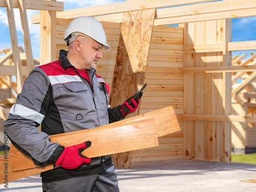 Construction, wooden house ...
