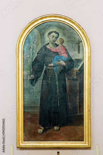 Fotografia Saint Anthony of Padua, altarpiece na altar of Saint Anthony in the parish churc