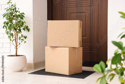 Big parcels with houseplant...