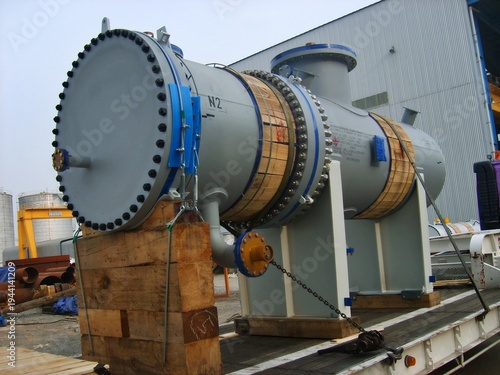 Obraz na plátně shell and tube heat exchanger on transport trailer at factory
