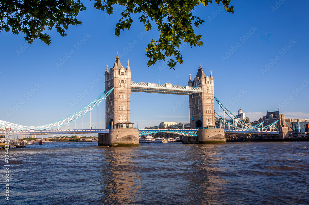 Obraz premium Tower Bridge London UK architecture famous landmark landscape gate 