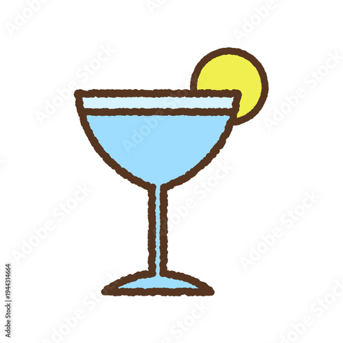 フルーツを飾った水色のカクテルとグラス