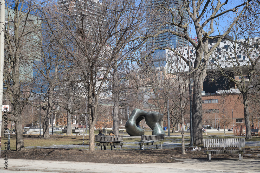 Obraz premium Grange Park viewed from Beverley St, Toronto (incl Henry Moore sculpture)