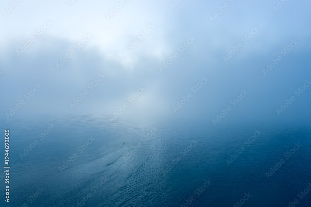 Obraz premium Dramatic blue sky with soft clouds and sunlight rays