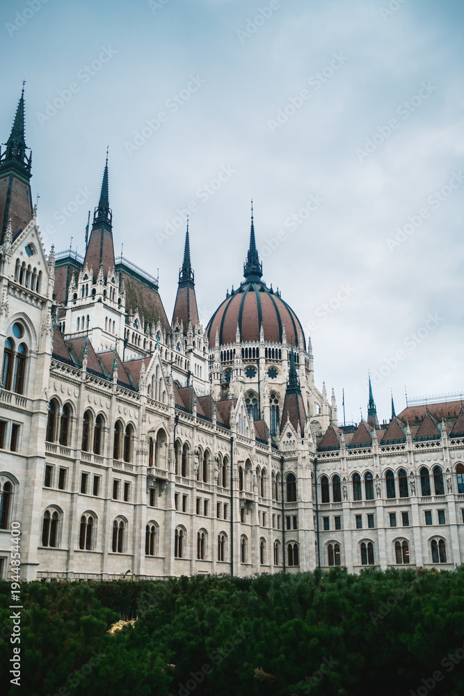 Obraz premium Parliament Building In Budapest Hungary