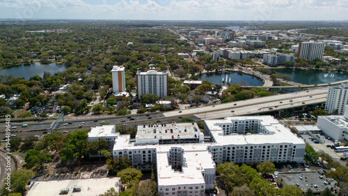 Φωτογραφία Orlando aerial with freeway lakes and urban landscape