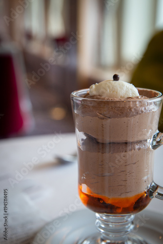 Fotografia Layered Chocolate Mousse Dessert