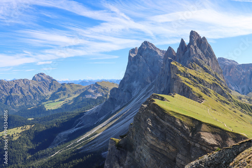 Hiking trail leading to Seceda ridge