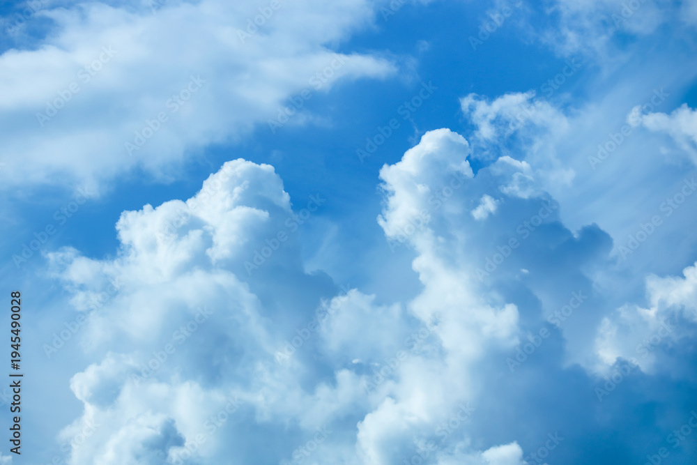 Naklejka premium Texture of blue sky with clouds