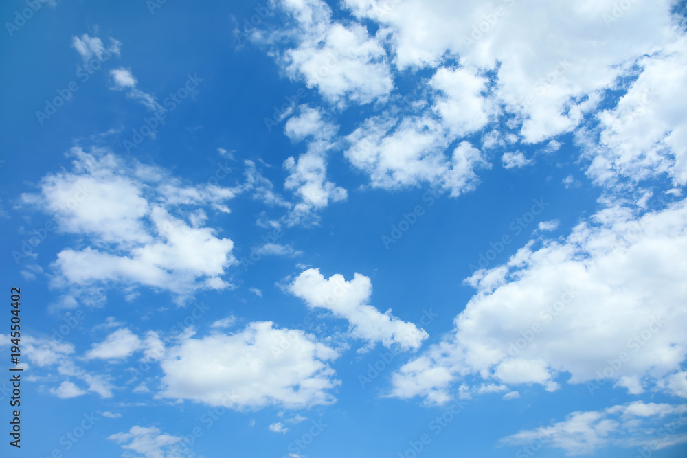 Obraz premium Beautiful view of blue sky with clouds as background