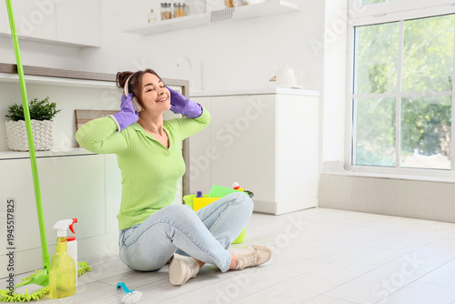 Beautiful housewife with he...