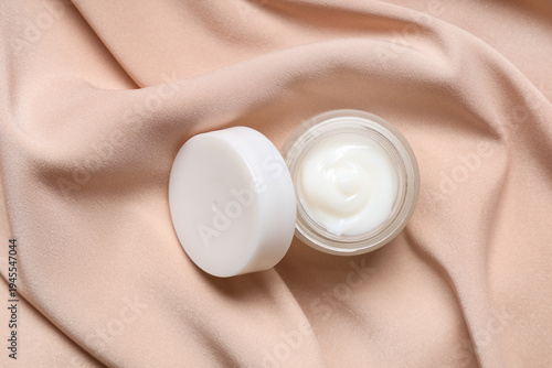 Jar with cosmetic product o...