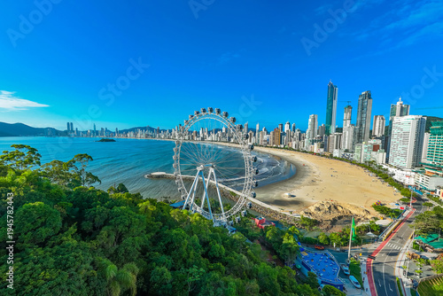 Schilderij op canvas Beautiful Aerial View of Balneario Camboriu City and Beach With Ferris Wheel on