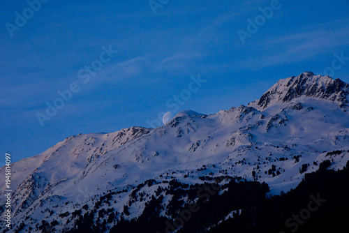 Monduntergang auf Schöneben mit Blick auf die Skipiste
