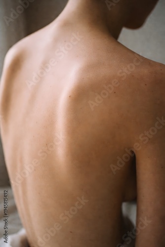 Wallpaper Mural back of a woman Torontodigital.ca