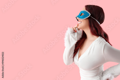 Beautiful young woman in ca...