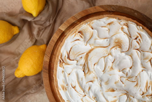 Plate with delicious lemon ...