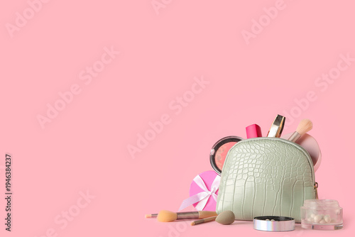 Cosmetic bag with makeup pr...