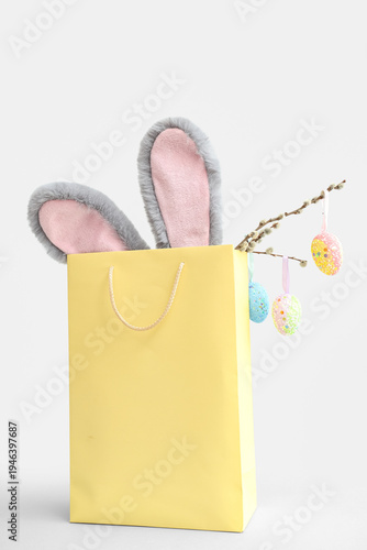 Shopping bag with fluffy bu...