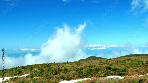 蔵王山頂から望む朝日連峰【宮城県刈田郡】