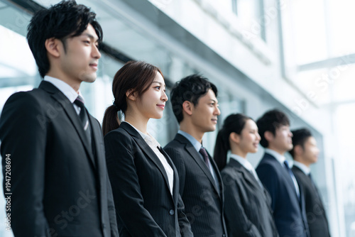 Fototapeta 整列する新入社員のビジネスチーム（日本の企業・採用イメージ）
