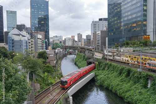お茶の水付近から見る鉄道景観
