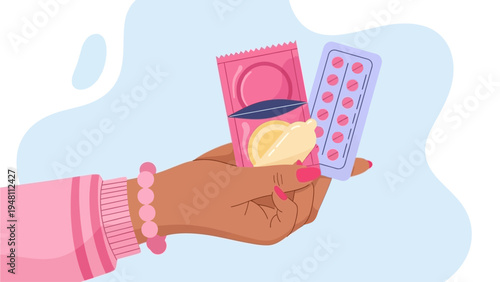 Foto Hand holding condoms and birth control pills, representing sexual health and fam