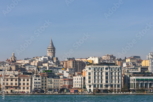Foto Panoramic view of urban landscape with Galata tower and old center of Istanbul, Turkey