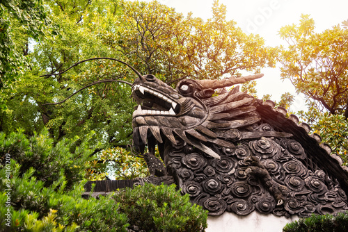 Canvas Print Traditional chinese architecture among trees of Yu garden in Shanghai, China