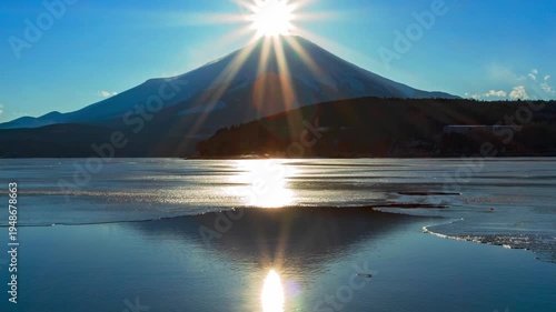 ダイヤモンド富士（タイムラプス・ズームアウト）　山梨県山中湖にて