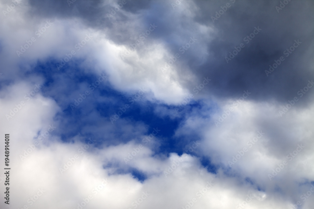 Fototapeta premium Sky with sunlight clouds before rain