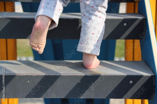 A PIEDI SCALZI
