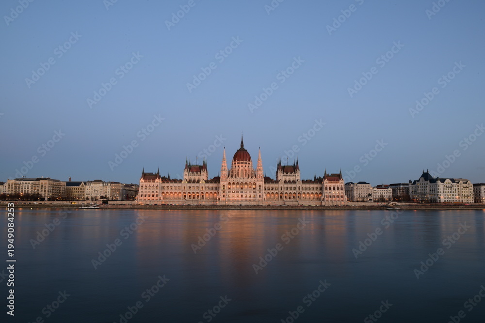 Fototapeta premium hungarian parliament building