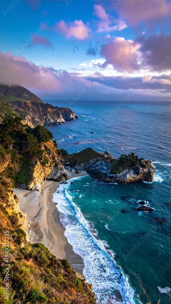Obraz premium Dramatic coastal scene at sunset