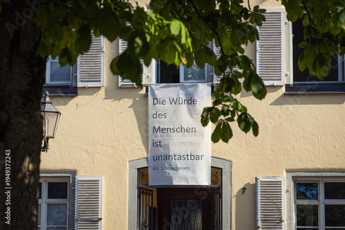 Banner anlässlich 75 Jahren Grundgesetz