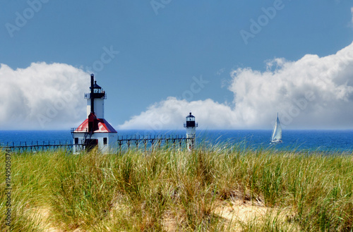 Φωτογραφία Sail Boat Glides Past St. Joseph Lighthouse on Lake Michigan