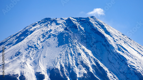 冬の朝霧高原のキャンプ場からの富士山の絶景　　静岡県富士宮市　日本