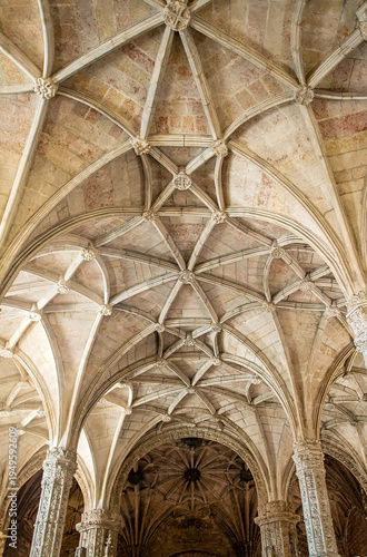 Canvas Print Portugal, Lisbon - 05 Aug 2018: Interior vaulted ceiling of Jeronimos Monastery church with ornate arches and carved columns